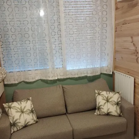 Apartment Chambrette Boulevard Des Pyrenees Hypercentre 10m Carre Wc Sur Le Palier, Porte40 Pau